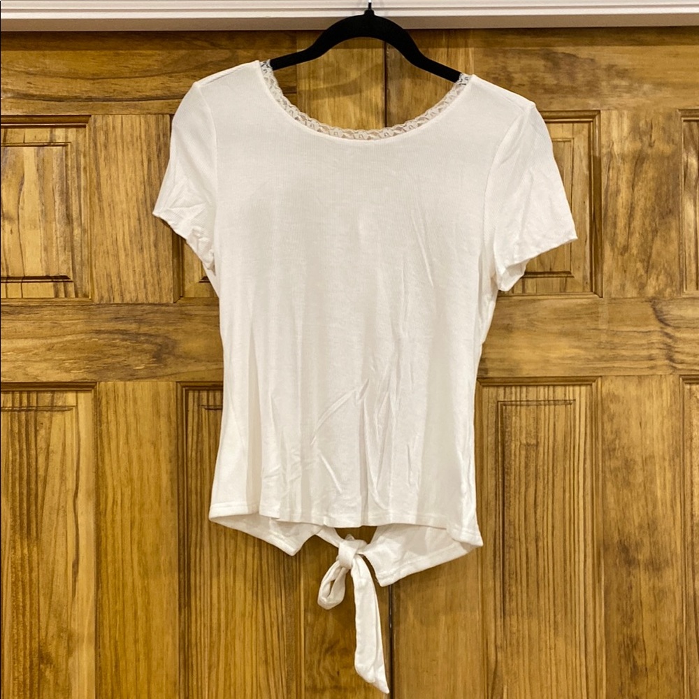 ⚡️3 for $15⚡️POL White Lace Trim Short Sleeve Top size small